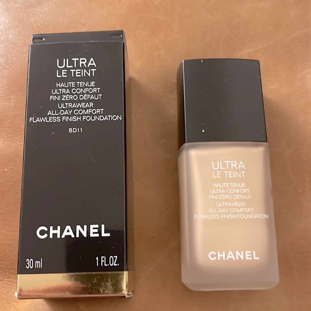 CHANEL Ultrawear All-Day Comfort Flawless Finish Foundation # BD 11. New
